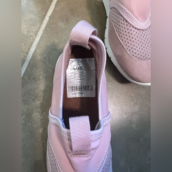 Gentle Souls By Kenneth Cole - Picture 6 of 7